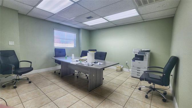 Home Office, Interior