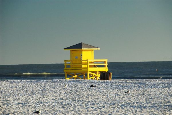 Exterior, Lake