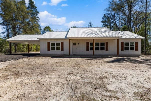 Backyard, Exterior, Facade, Ranch