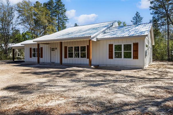 Backyard, Exterior, Facade, Ranch