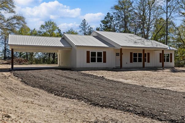 Backyard, Exterior, Facade, Ranch