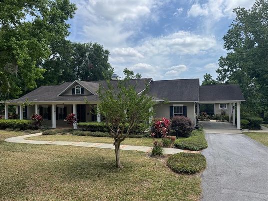 Backyard, Exterior, Facade, Ranch