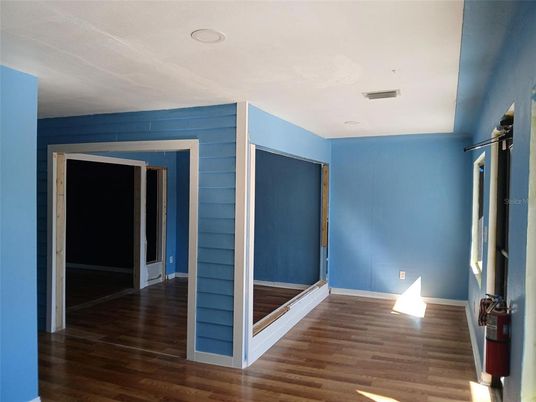 Empty room, Interior, Recessed Lighting, Wood Texture Flooring