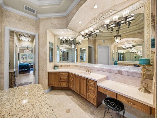 Bathroom, Dual Sink Vanities, Interior, Recessed Lighting