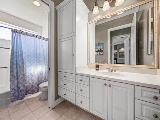 Bathroom, Interior, Recessed Lighting