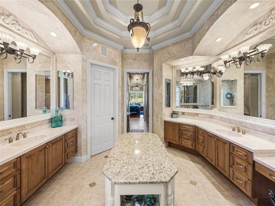 Bathroom, Dual Sink Vanities, Interior, Recessed Lighting