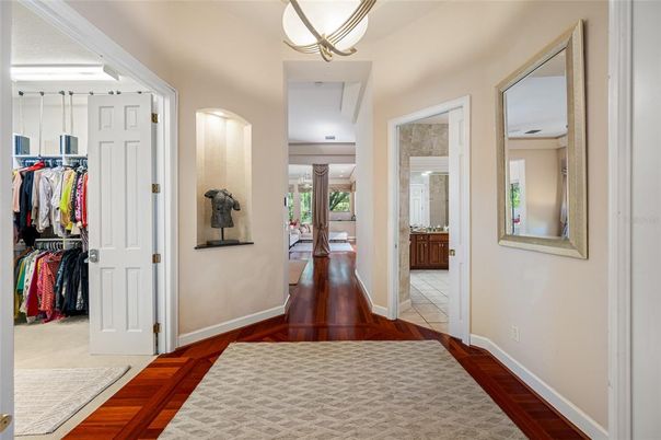 Interior, Walk-in Closets, Wood Texture Flooring