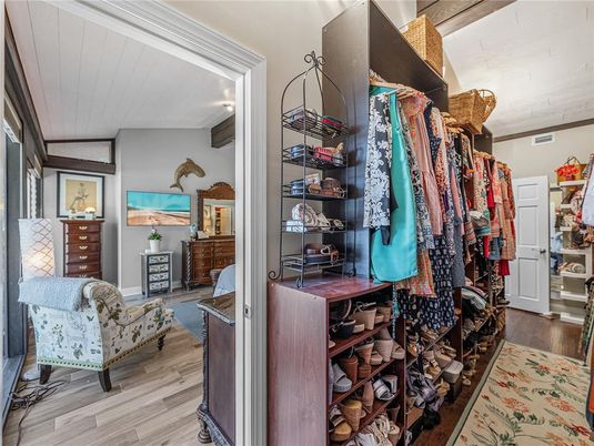 Interior, Walk-in Closets, Wood Texture Flooring