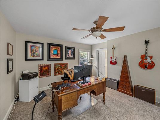 Home Office, Interior