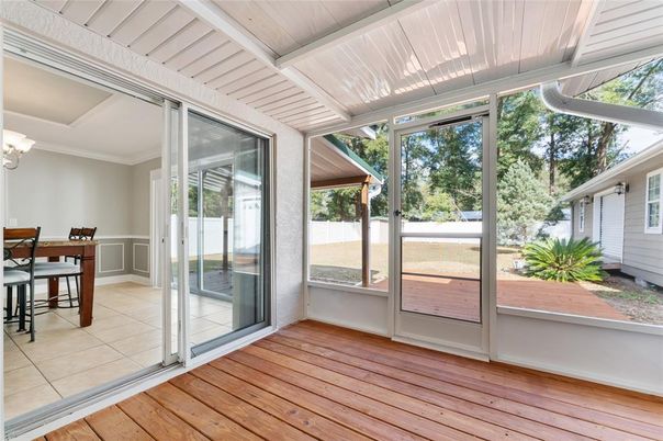 Dining room, Interior, Sun Room, Wood Texture Flooring