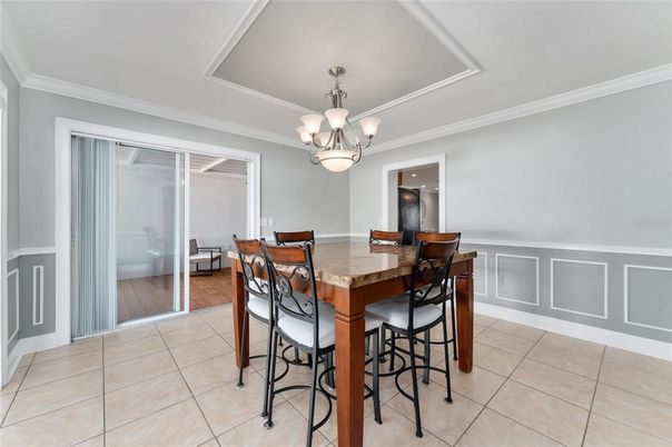 Chandelier, Dining room, Interior