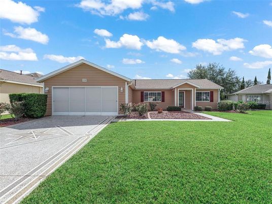 Attached, Exterior, Facade, Ranch