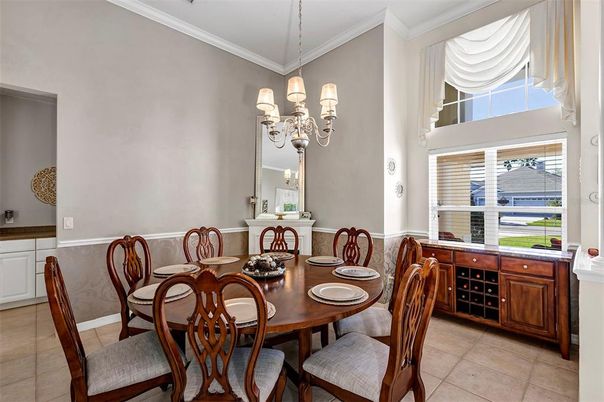 Chandelier, Dining room, Interior