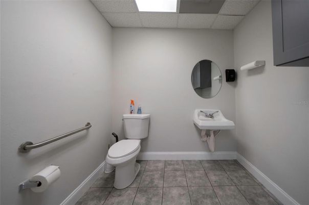 Bathroom, Interior, Recessed Lighting