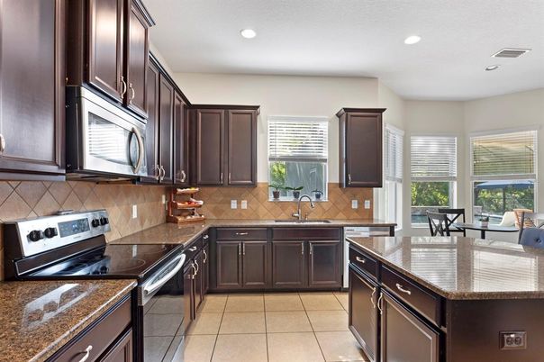Dining room, Interior, Kitchen, Recessed Lighting, Stainless Steel Appliances