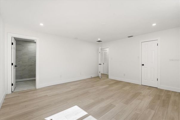 Empty room, Interior, Recessed Lighting, Wood Texture Flooring