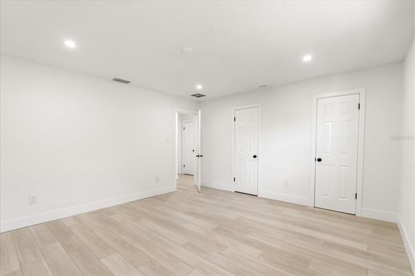 Empty room, Interior, Recessed Lighting, Wood Texture Flooring
