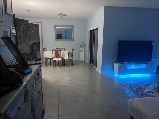 Dining room, Interior