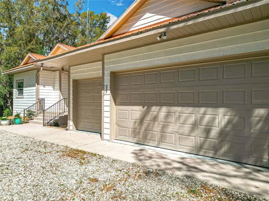 Detached Garage, Exterior