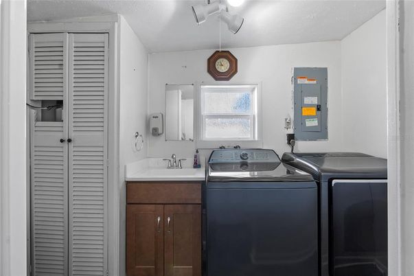 Bathroom, Interior, Utility Closets, Washer