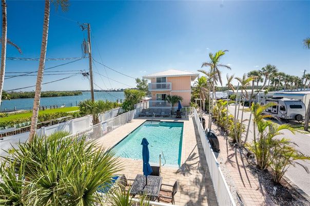 Exterior, Pool, Water