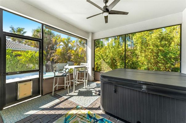 Hot Tub, Interior, Sun Room