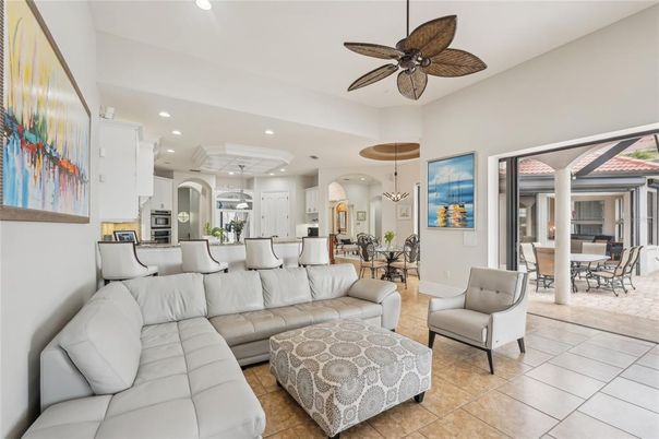 Dining room, Interior, Kitchen, Living room, Pendant Lights, Recessed Lighting, Stainless Steel Appliances