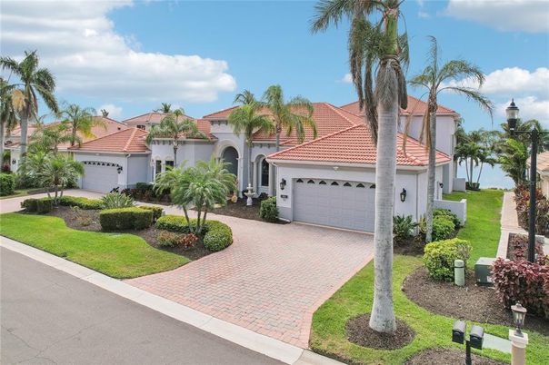 Attached, Exterior, Facade, Spanish Mediterranean