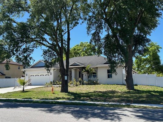Attached, Exterior, Facade, Ranch