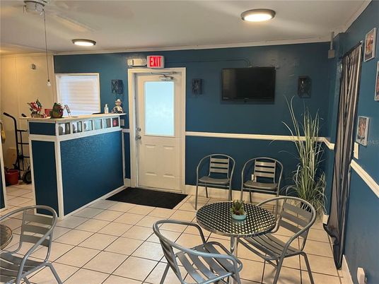 Dining room, Interior, Recessed Lighting