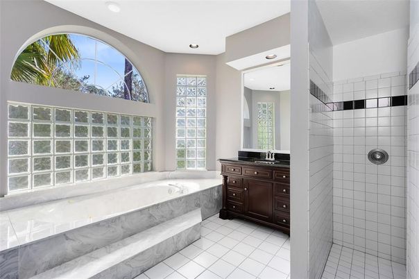 Bathroom, Interior, Recessed Lighting