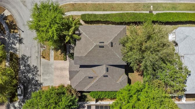 Exterior, Drone