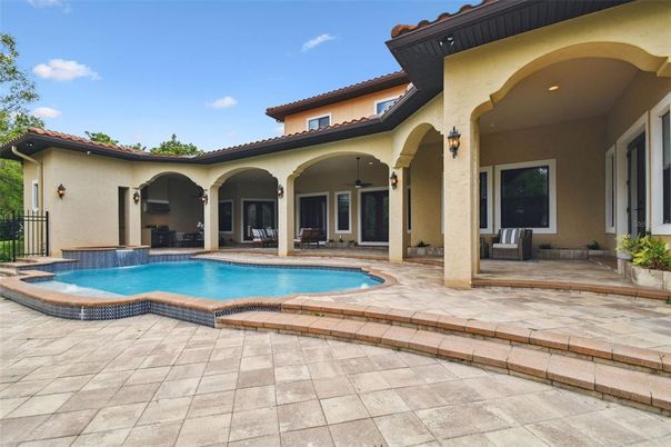 Exterior, Pool