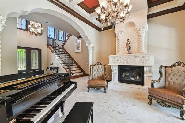 Chandelier, Fireplace, Interior, Piano