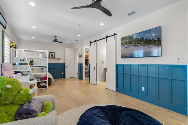 Interior, Recessed Lighting, Wood Texture Flooring
