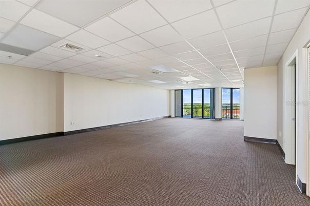 Empty room, Interior, Recessed Lighting