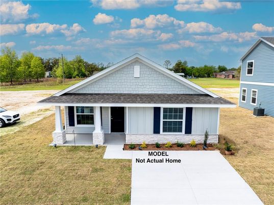 Backyard, Exterior, Facade, Ranch