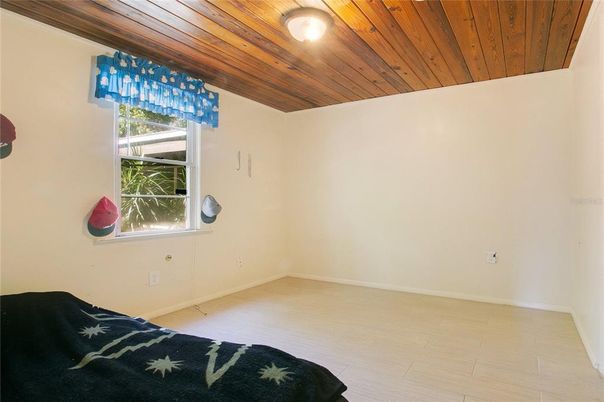 Empty room, Interior, Wooden Ceilings