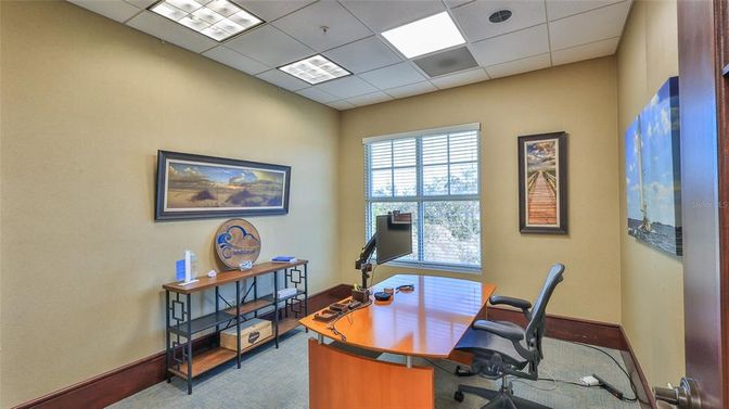 Home Office, Interior