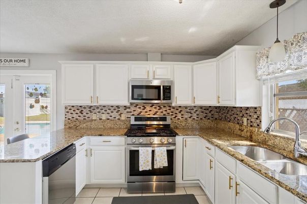 Interior, Kitchen, Pendant Lights, Stainless Steel Appliances