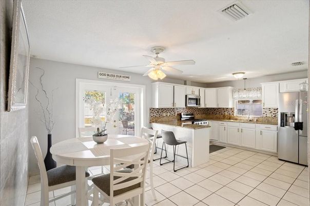 Dining room, Interior, Kitchen, Stainless Steel Appliances