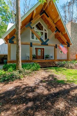 Exterior, Facade, None