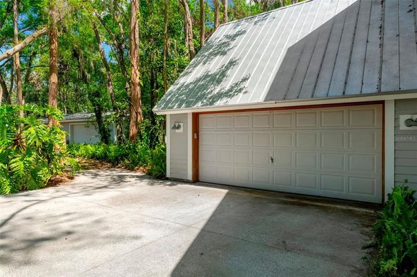 Detached Garage, Exterior