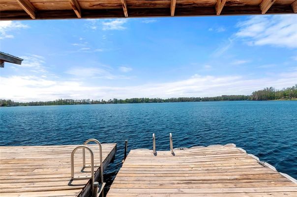 Exterior, Lake