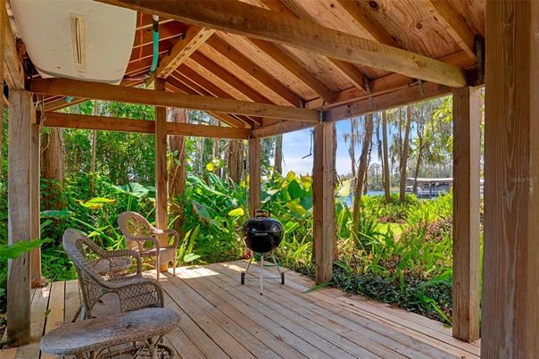 Exterior, Wooden Beams