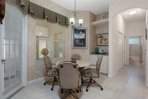 Chandelier, Dining room, Interior, Pendant Lights