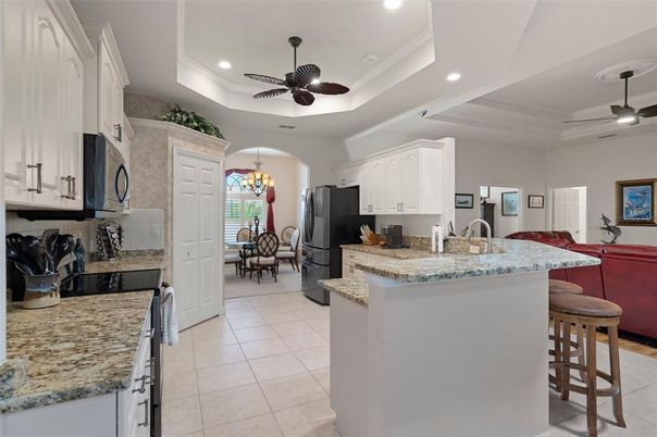 Chandelier, Dining room, Interior, Kitchen, Recessed Lighting