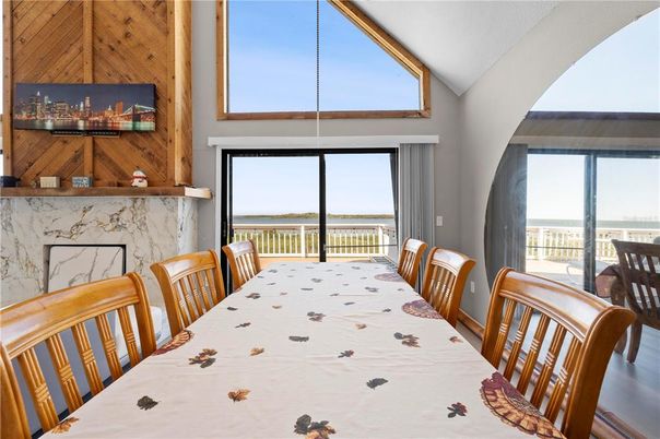 Dining room, Fireplace, Interior