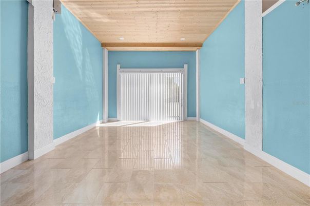Empty room, Interior, Recessed Lighting, Wooden Ceilings