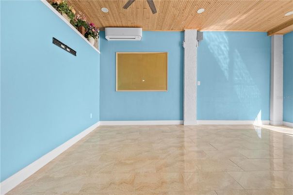 Empty room, Interior, Recessed Lighting, Wooden Ceilings